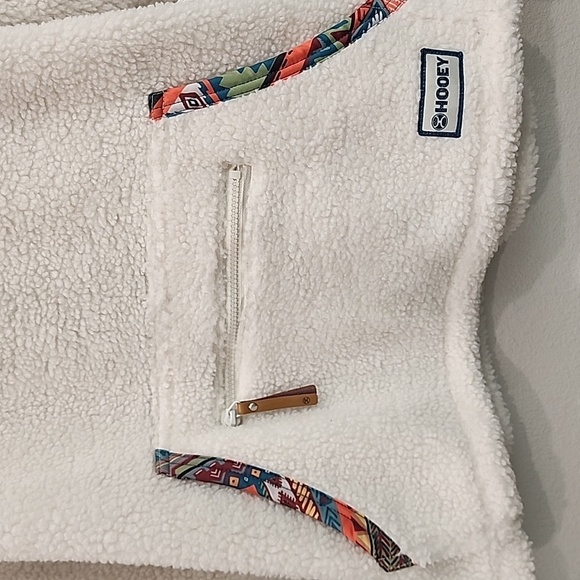 Hooey Sherpa Pullover White with Aztec Accents - Picture 3 of 11